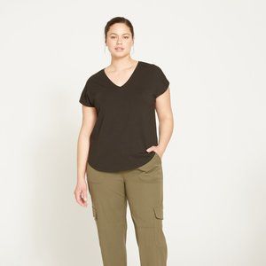 NWT Universal Standard Black Cap Sleeve V Rex in M (18-20)